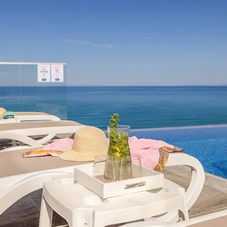 Seashore Villa *