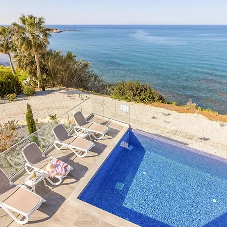 Seashore Pomos